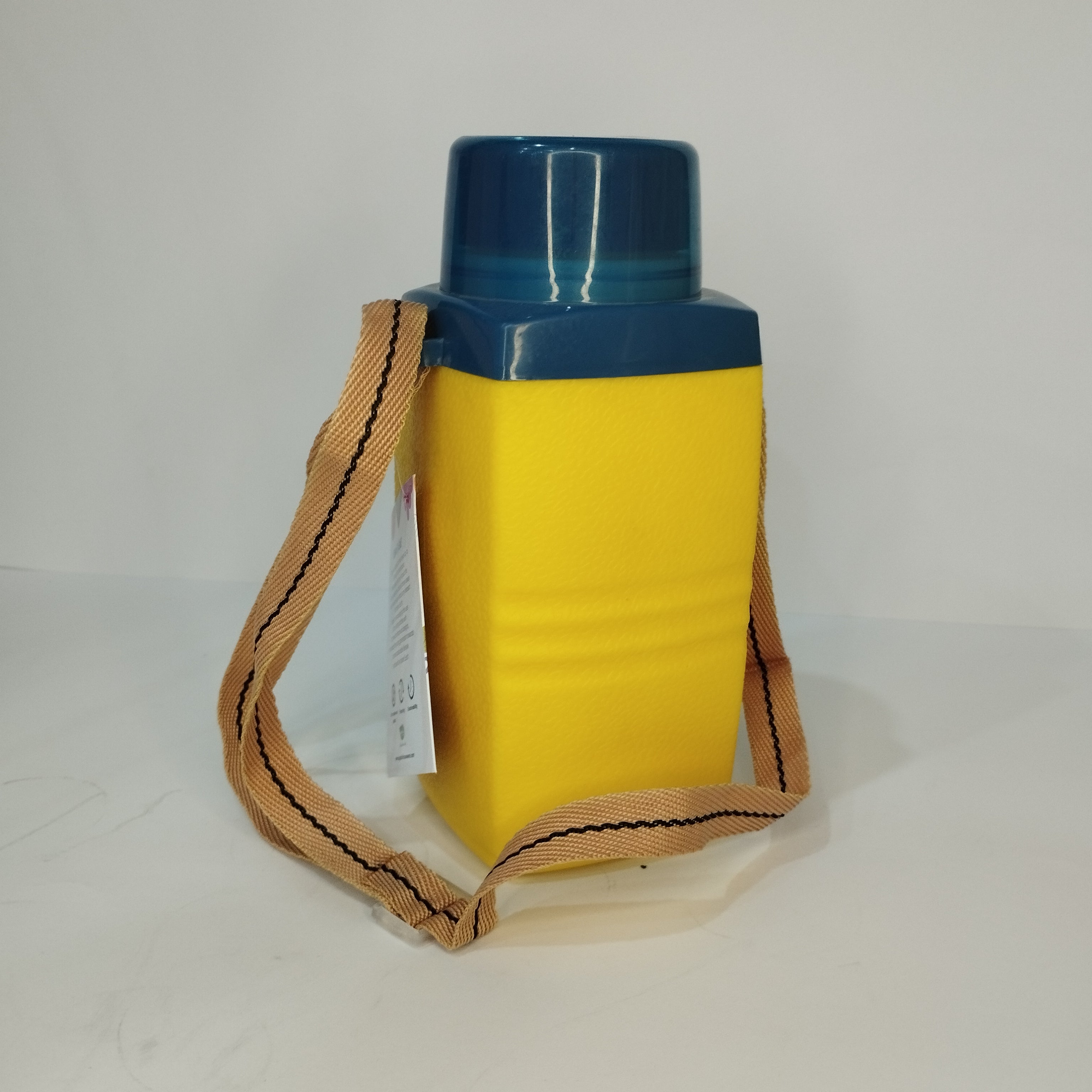 Kids' Durable insulated School Water Bottle with Carrying Strap