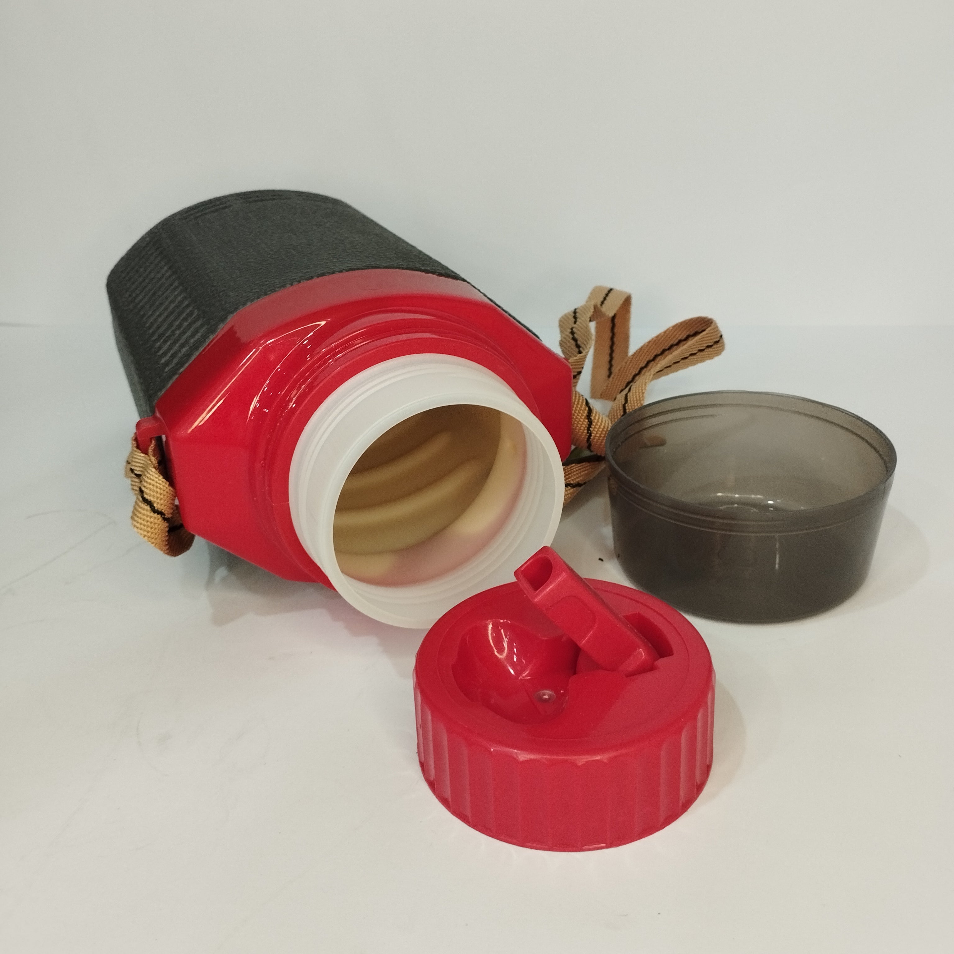 Kids' Durable insulated School Water Bottle with Carrying Strap