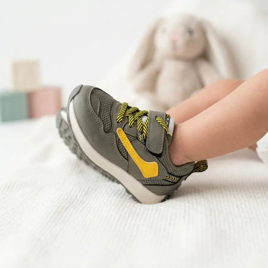 Kids Mesh Sports Sneakers - joggers