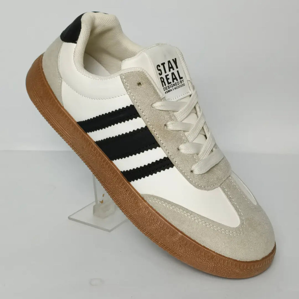 Classic Low-Top Casual Sneakers